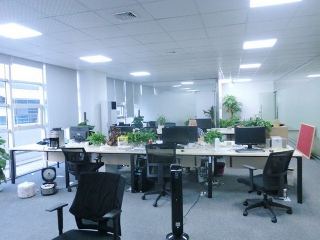 儋州原木衣柜家具商场